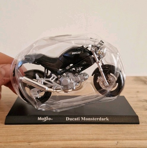 New ducati monsterdark - 1/18,