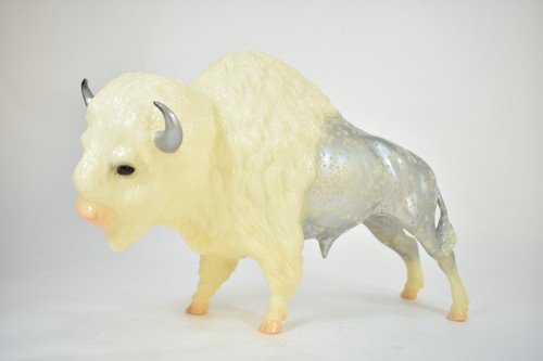 Breyer tatanka white - breyer,