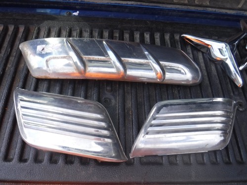 Ford trim molding - 50's,