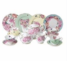 STUNNING ROYAL ALBERT MIRANDA