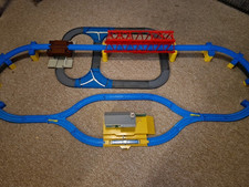 Tomy Trackmaster Thomas Road & Rail trainset. THOMAS ADVENTURE SET