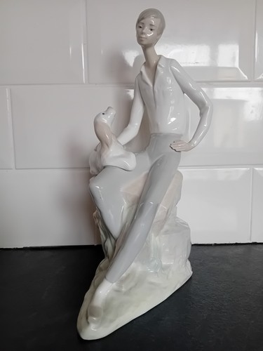 Lladro nao figurine seated - lladro,