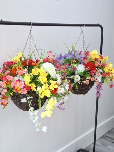 Super bright hanging baskets - super,