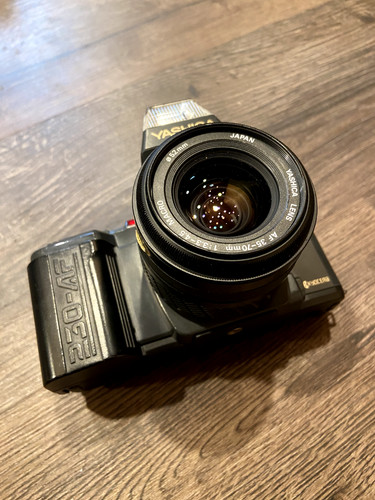 Yashica 230 35mm camera - af, w/