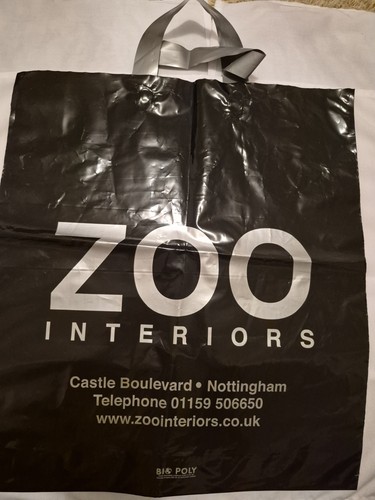 Vintage zoo plastic carrier - vintage,