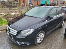 Breaking Mercedes B-Class B180