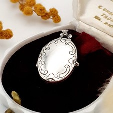 Vintage foliate etched solid