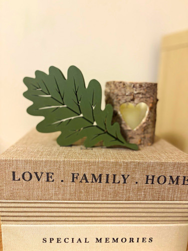 Green leaf figurine - leaf,