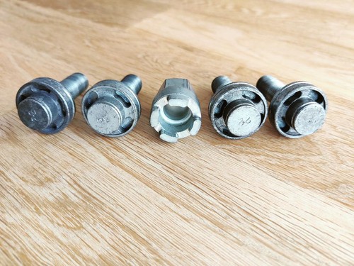 Set locking wheel - of,