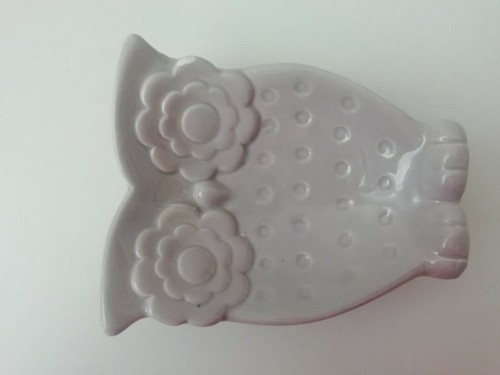 Beige owl shaped ceramic soap - beige,