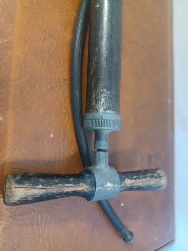 Vintage working bicycle pump - ,