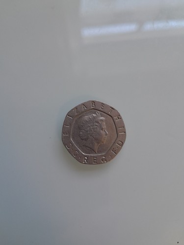 Undated 20p coin - 20p, twenty