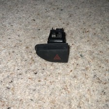 #6 Renault Clio / Captur Hazard Light Switch 252907372R