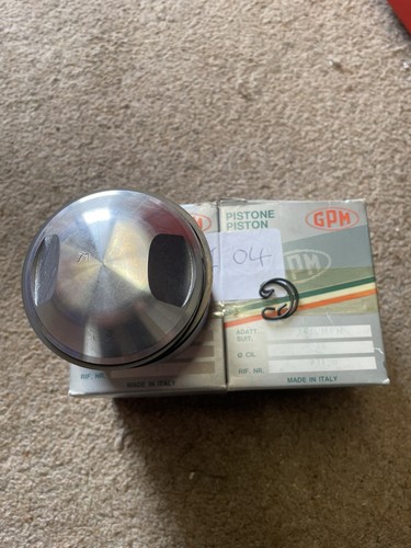 Triumph pistons 650 - pistons, 71mm
