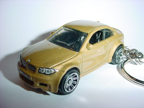 Hot gold bmw - 3d,