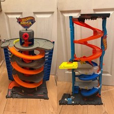 Hot Wheels Mega Car Garage And