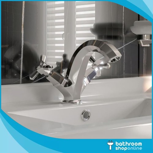 Traditional bathroom mono - bathroom,