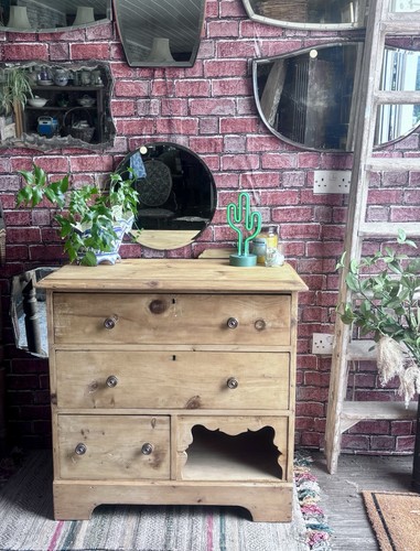 Antique stripped pitch pine - an,