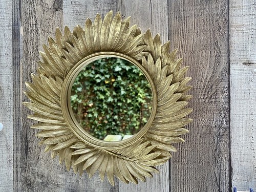 Gold leaves sunburst swirl - gold,