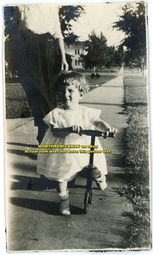 C1920 photo cute little girl - little,