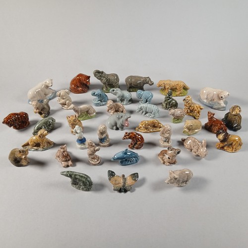 Job lot wade whimsies - lot,
