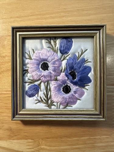 Small framed embroidered - framed,