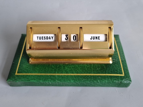 Vintage perpetual desk - perpetual,
