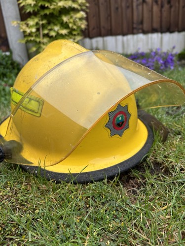 Cairns helmets metro fire - cairns,