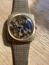 Revue Skeleton Manual Wind