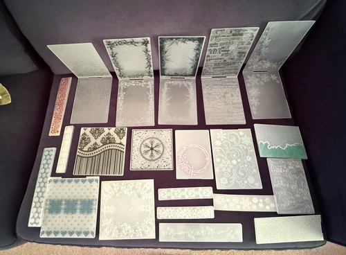 Bundle mixed embossing - of, 22