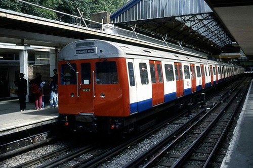 London underground refurb - refurb, 1969