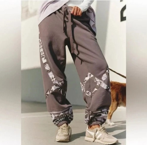 Movement snow flow - flow, joggers