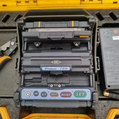 Fujikura 70s fusion splicer - fujikura,