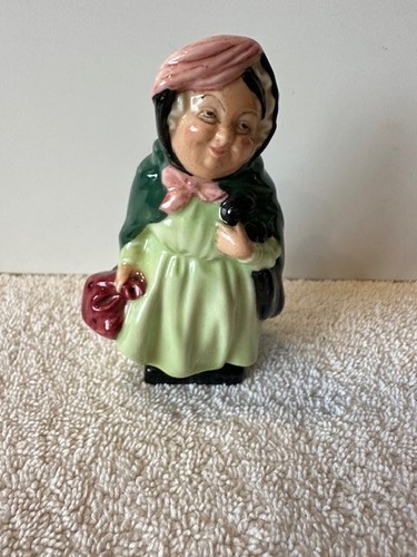 Royal doulton dickens figurine - doulton,