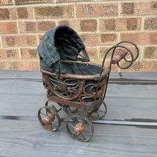 ANTIQUE STYLE WICKER BABY CARRIAGE/ VICTORIAN ERA DECORATION ORNAMENT