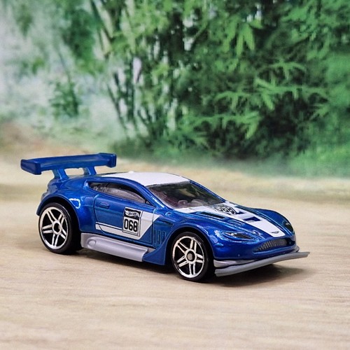 Hot wheels aston - wheels, martin