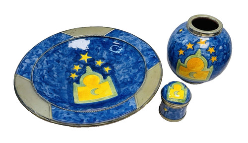 Middle eastern art pottery - middle,