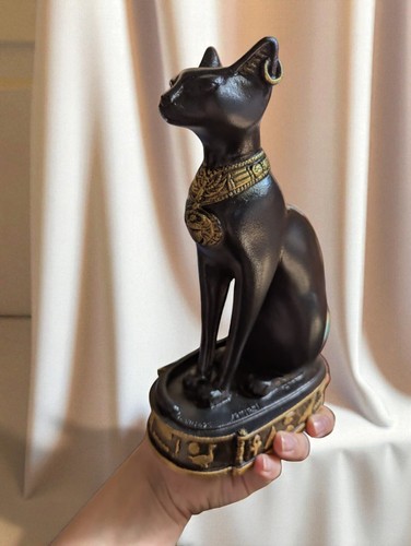 Ancient goddess love bastet - of,