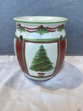 Yankee Candle Christmas/Tree Design Tart Burner. To be used with wax tarts/Melts