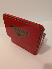 Tin with hinges. Sables