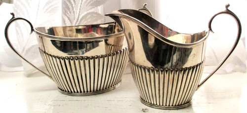 Sucrier cream jug - &,