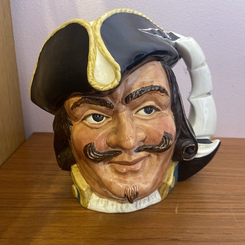 Royal doulton toby jug - royal,