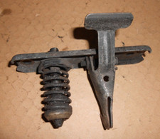 Rover 100  Metro 1990 on  Bonnet catch