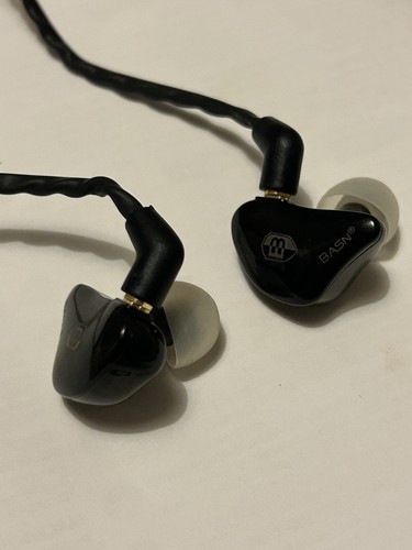 Basn bsinger ear - bsinger,