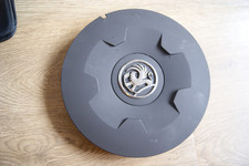 VAUXHALL VIVARO  BLACK HUB CAP