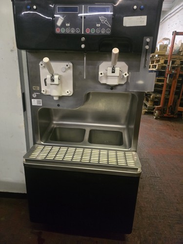 Carpigiani icecreme machine - machine,