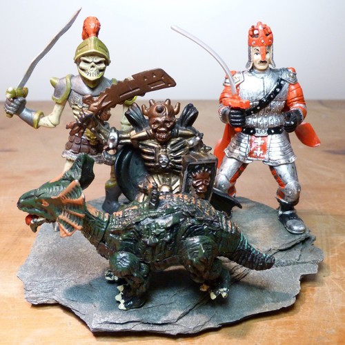 Fantasy figure bundle - x2, elc