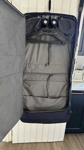 Samsonite suit travel bag