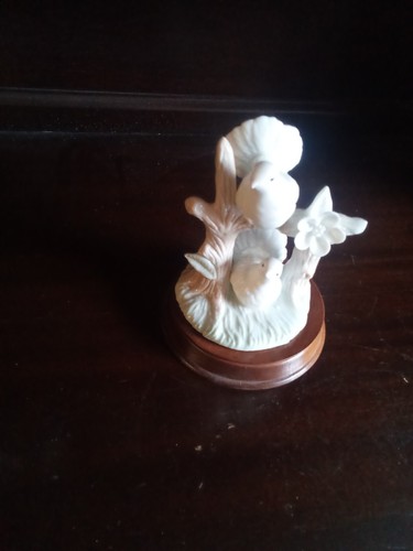 Ornament two birds a - of,