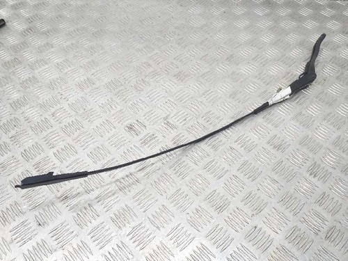 Front right windshield wiper - front,